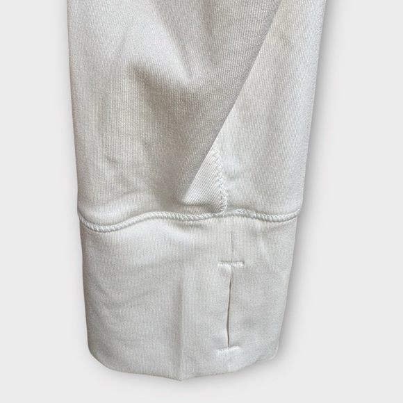 The North Face Performance Hoodie - Picture 4 of 13